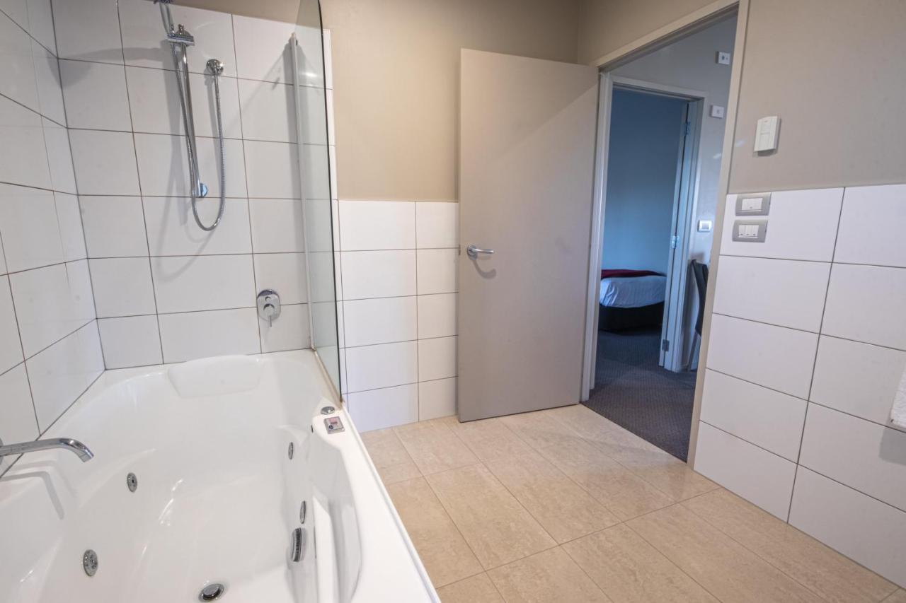 Amity Court Motel Stratford Εξωτερικό φωτογραφία