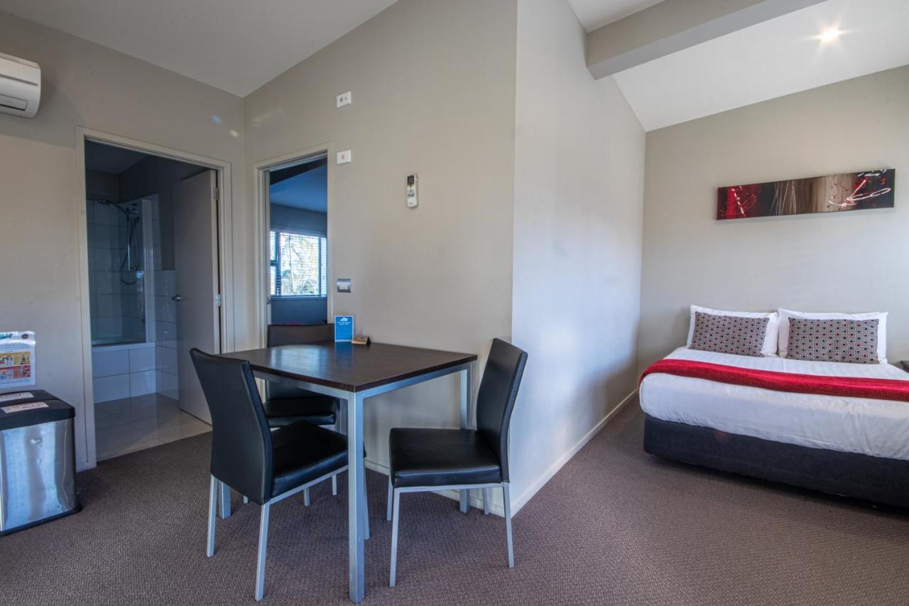 Amity Court Motel Stratford Εξωτερικό φωτογραφία