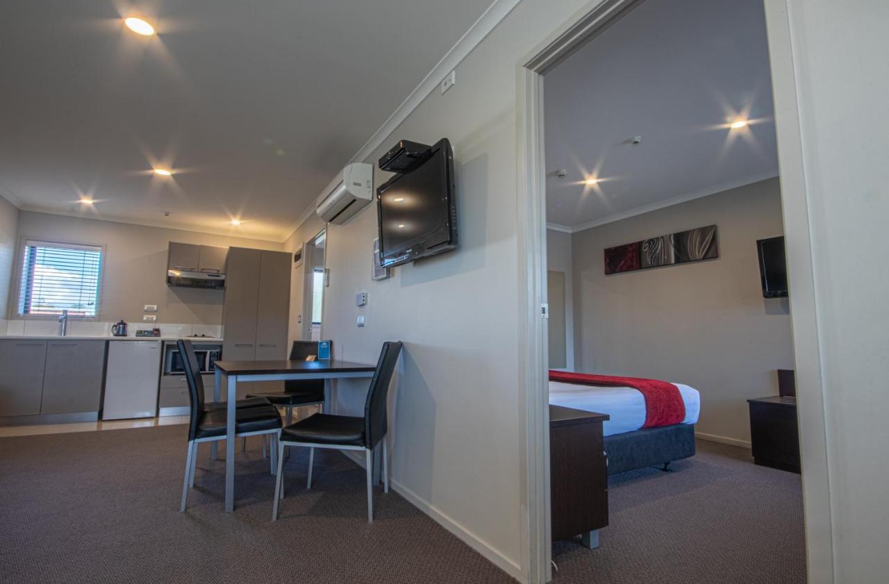 Amity Court Motel Stratford Εξωτερικό φωτογραφία