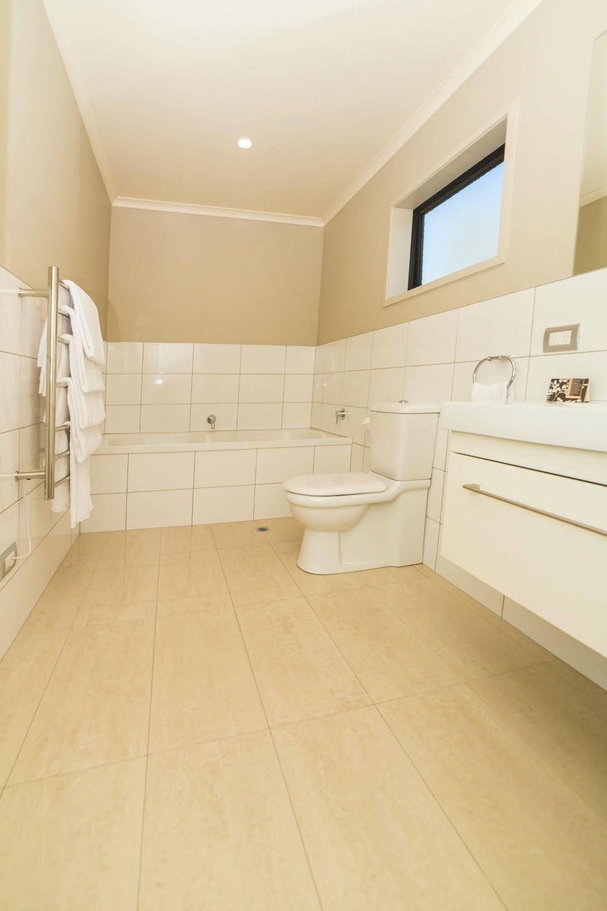 Amity Court Motel Stratford Εξωτερικό φωτογραφία