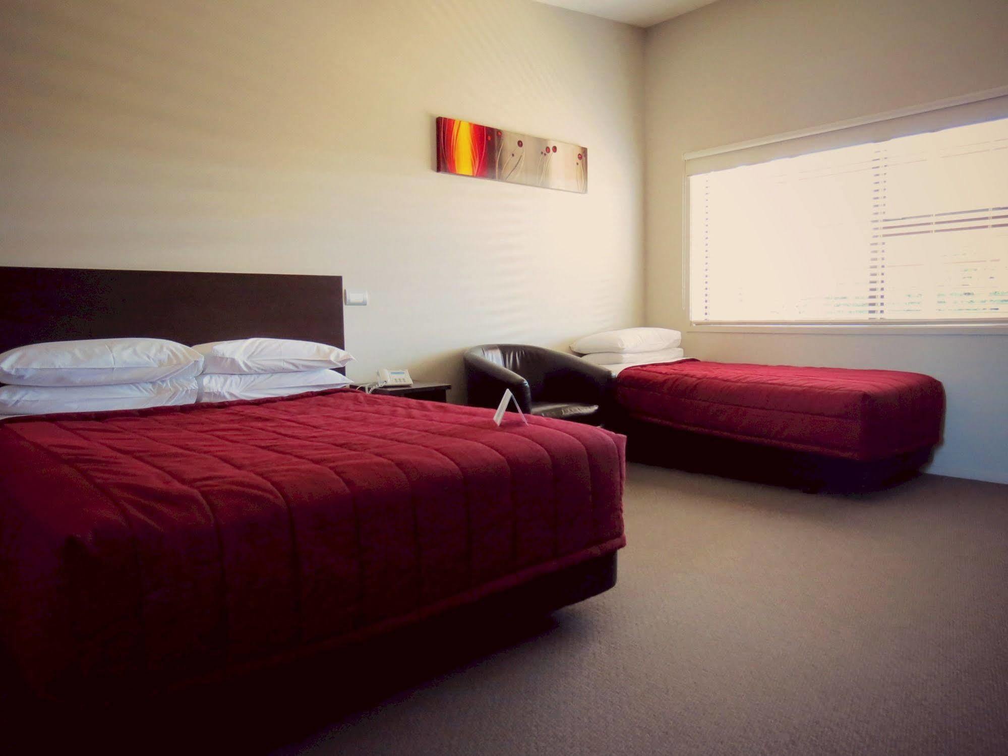 Amity Court Motel Stratford Εξωτερικό φωτογραφία