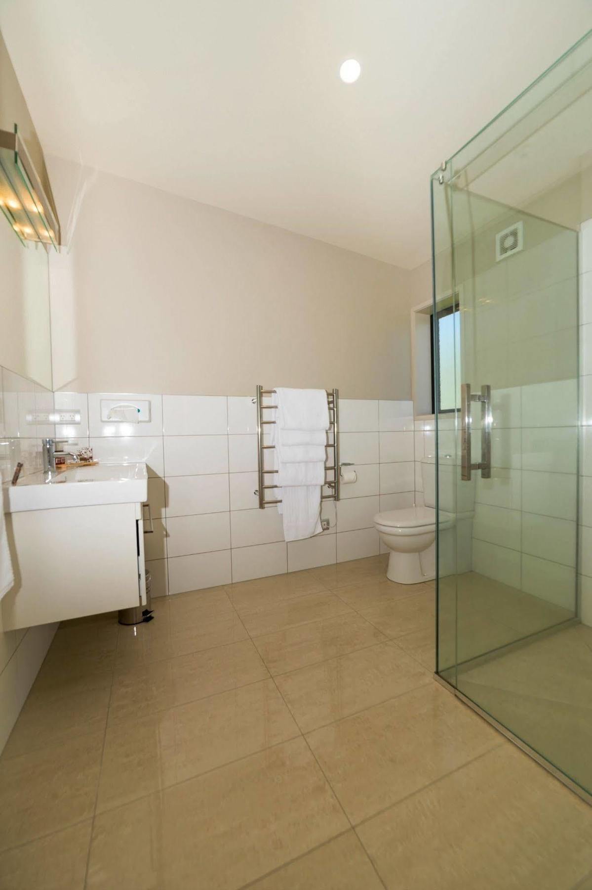 Amity Court Motel Stratford Εξωτερικό φωτογραφία