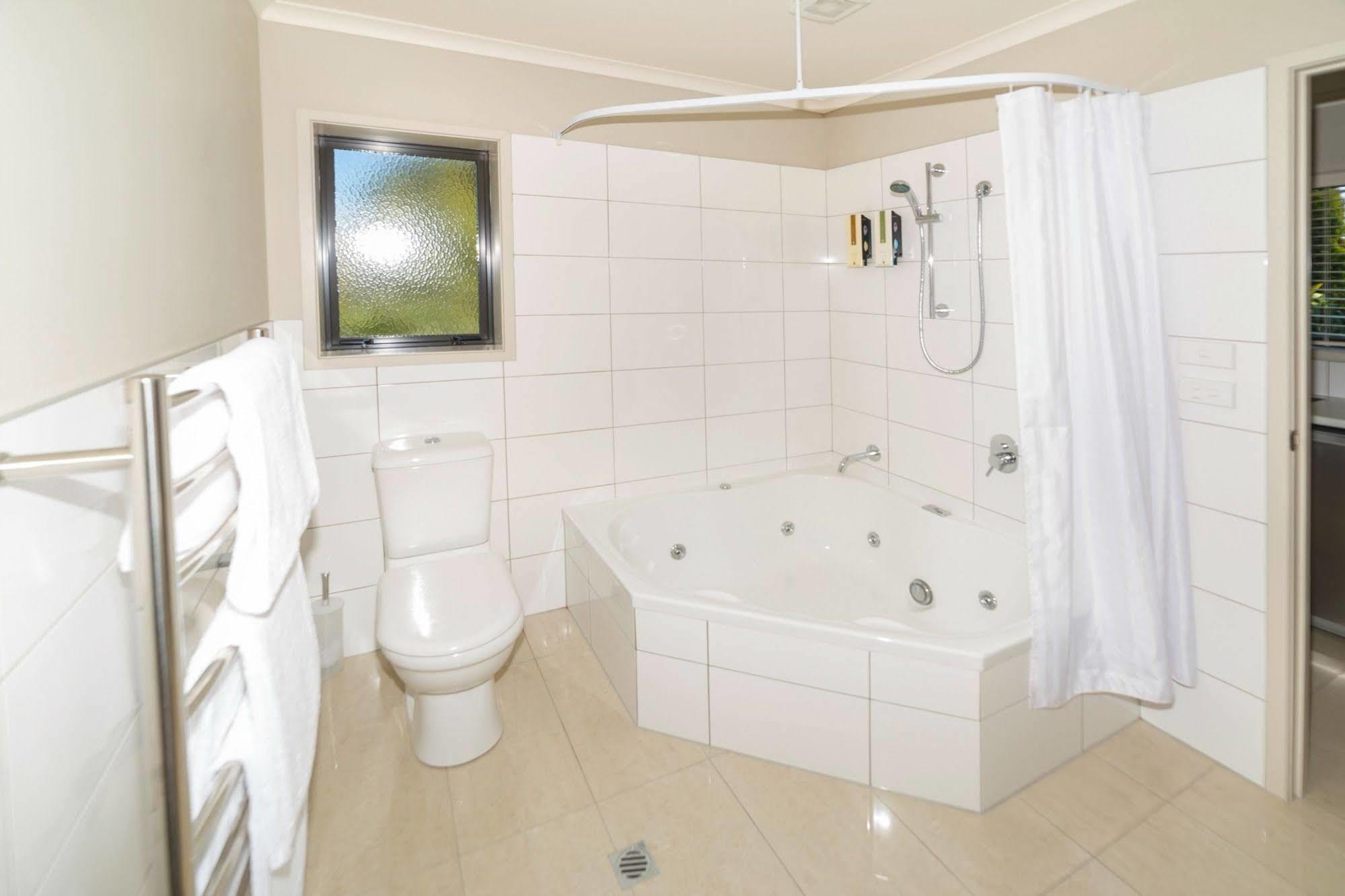 Amity Court Motel Stratford Εξωτερικό φωτογραφία